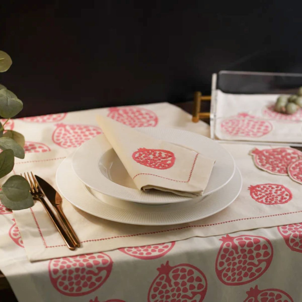 Organiks Plus Pomegranate Table Linen Set of 04