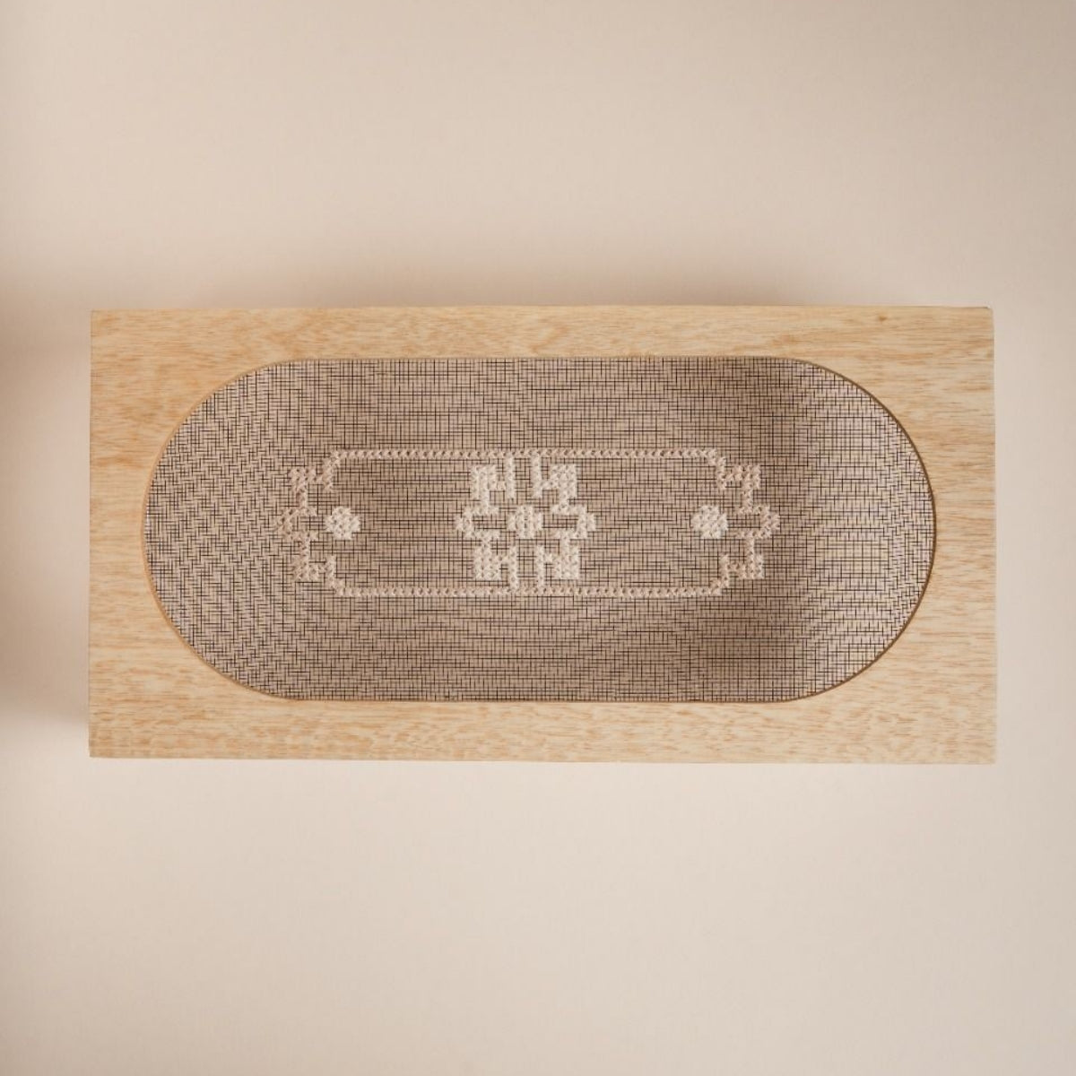 Embroidered Mesh Large Rectangle Plexi Box