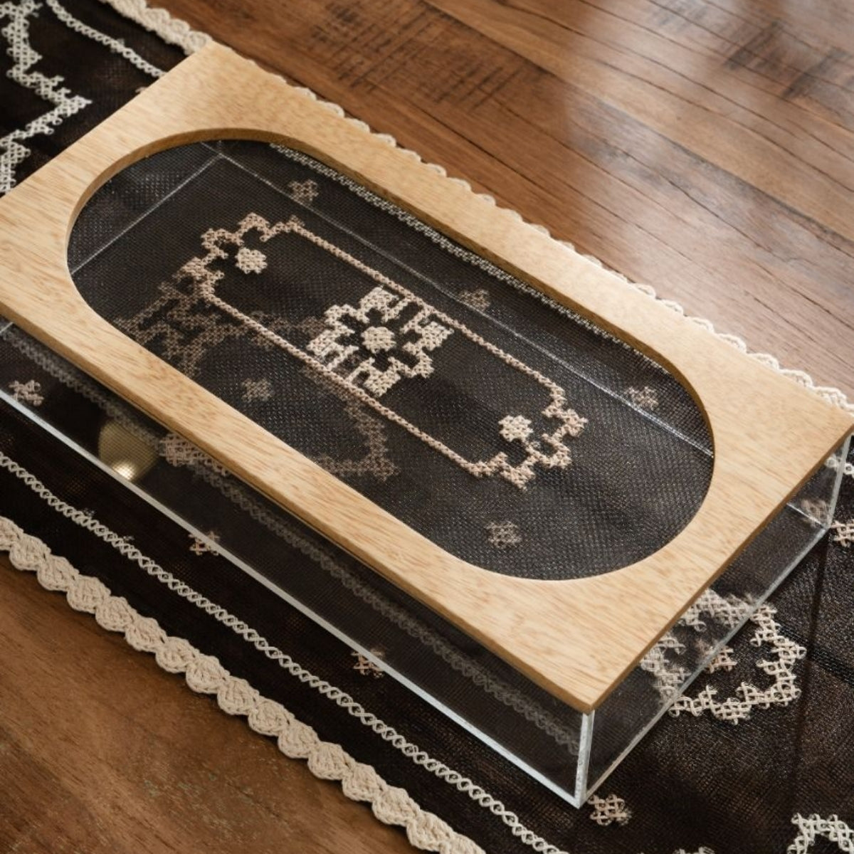 Embroidered Mesh Large Rectangle Plexi Box