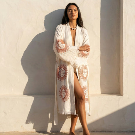 Zerla Studio Off White and Red Hattusa Kimono